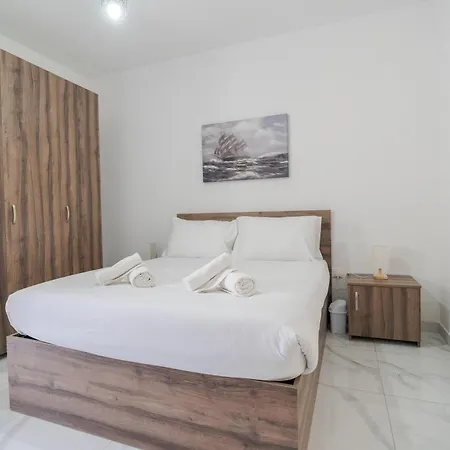 شقة Spacious 1br With Comfortable Bed With Wifi & Ac *