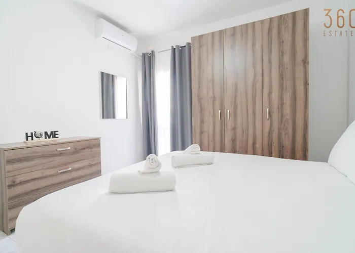 Appartement Spacious 1br With Comfortable Bed With Wifi & Ac