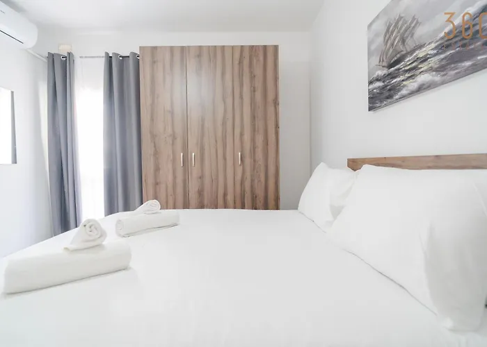 Appartement Spacious 1br With Comfortable Bed With Wifi & Ac