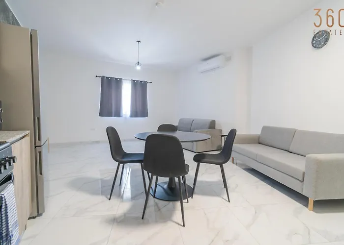 Appartement Spacious 1br With Comfortable Bed With Wifi & Ac