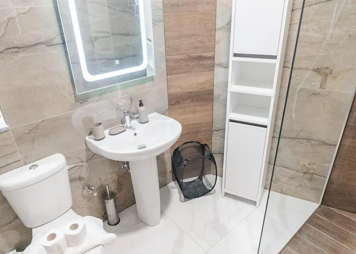 Spacious 1br With Comfortable Bed With Wifi & Ac * Żabbar