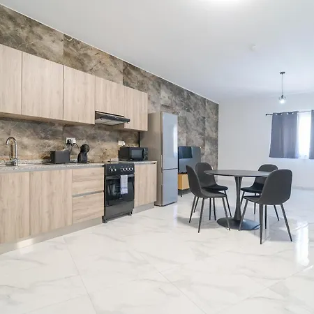 דירה Spacious 1br With Comfortable Bed With Wifi & Ac Żabbar