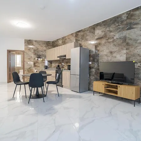 דירה Spacious 1br With Comfortable Bed With Wifi & Ac *