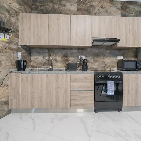 Spacious 1br With Comfortable Bed With Wifi & Ac 아파트 Żabbar