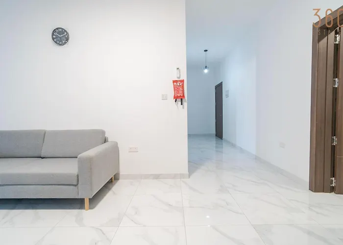 Spacious 1br With Comfortable Bed With Wifi & Ac Lejlighed Żabbar